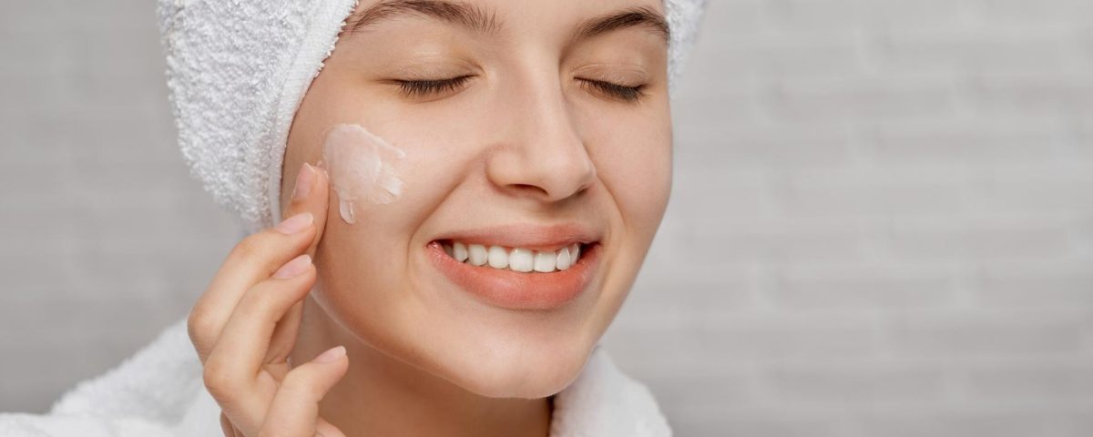 Duy trì sự rạng rỡ với kem dưỡng ẩm cho da khô Topicrem